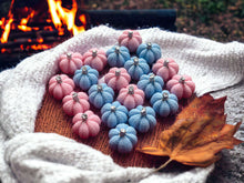 Load image into Gallery viewer, 3D Knitted Pumpkin CHUNKIES