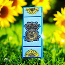 Load image into Gallery viewer, Highland Cow Snapbar